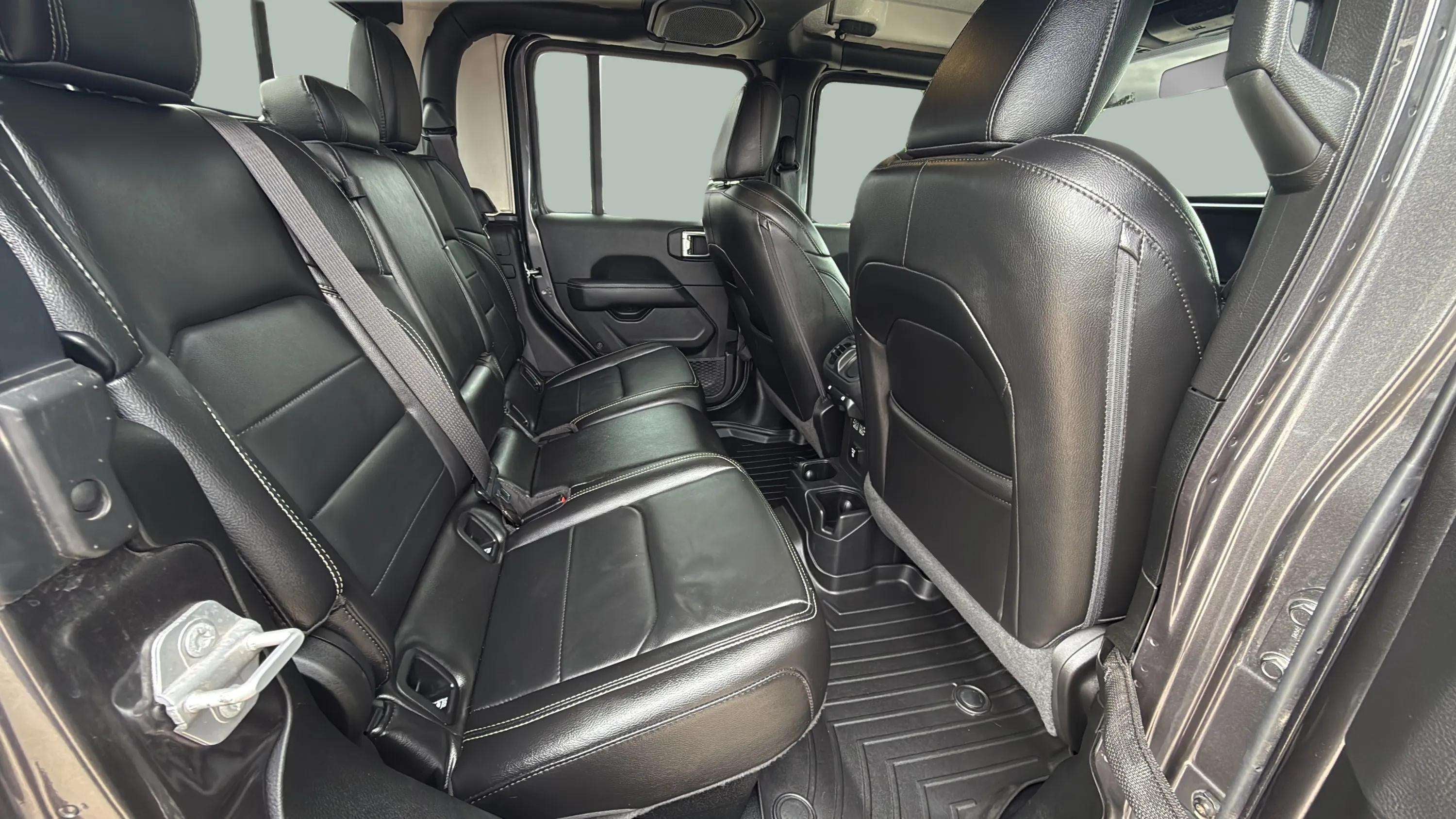 2022 Jeep Gladiator Overland