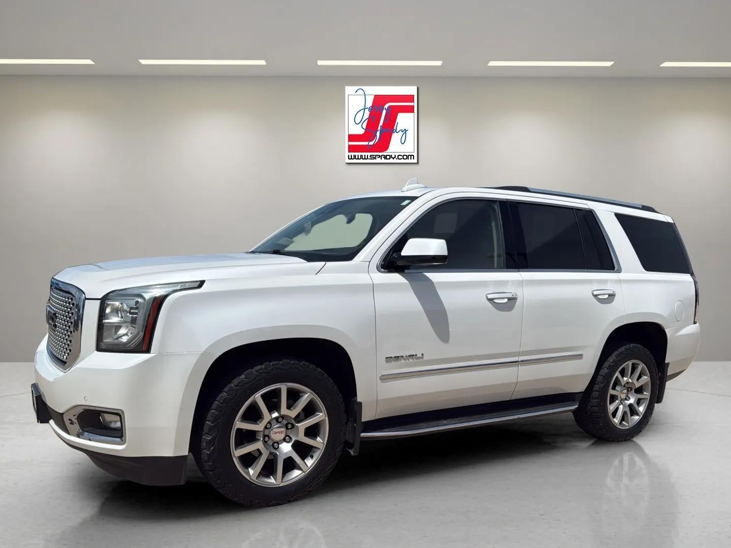 2017 GMC Yukon 4WD Denali's photo