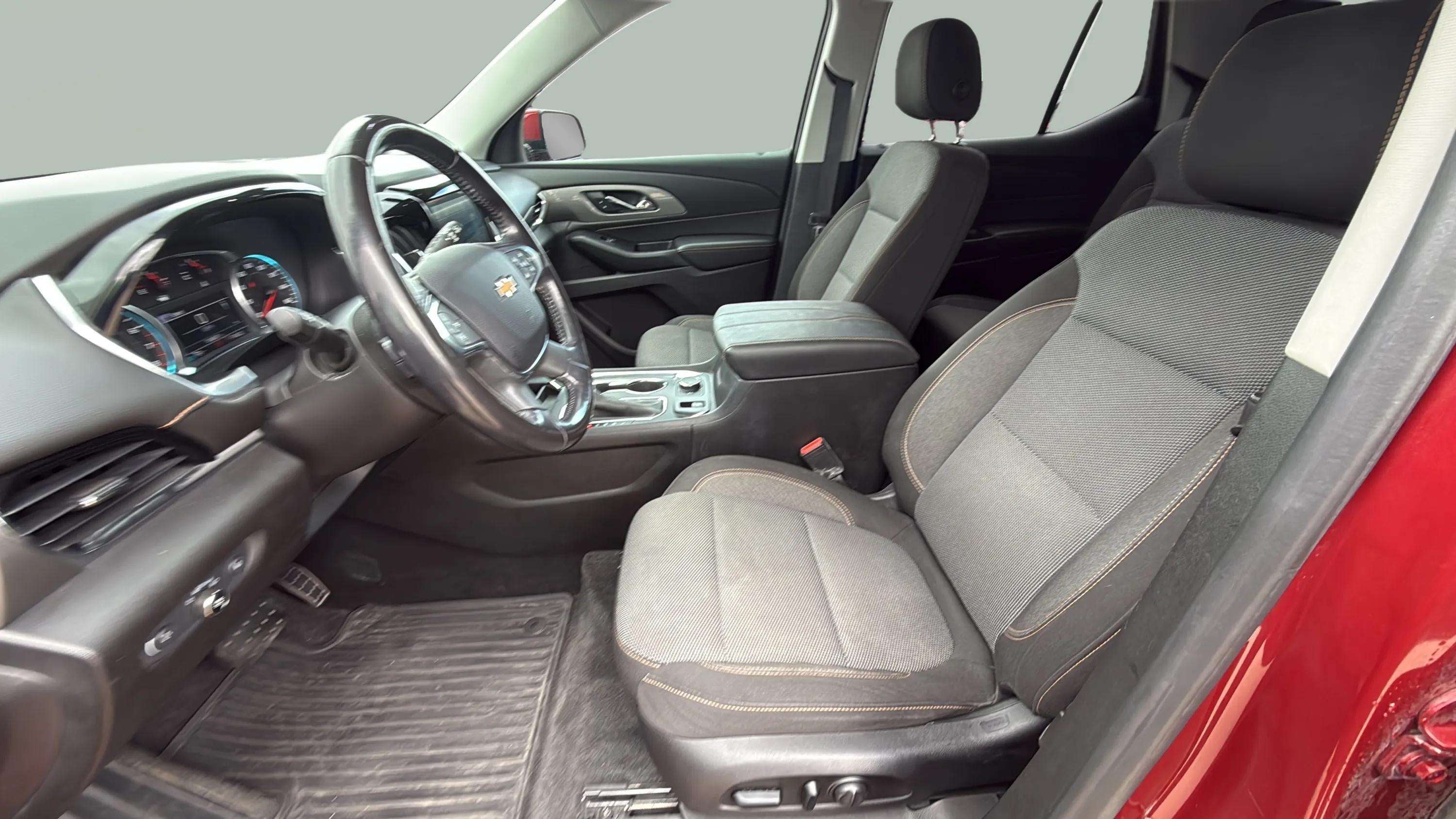 2018 Chevrolet Traverse LT Cloth